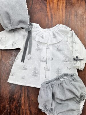 Blusa plumeti estampado conejitos